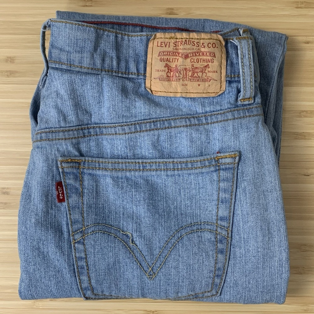 Levi's Classic Slim Capris Women 10 Light Blue Cuffed Stretch Vintage (12/2004)